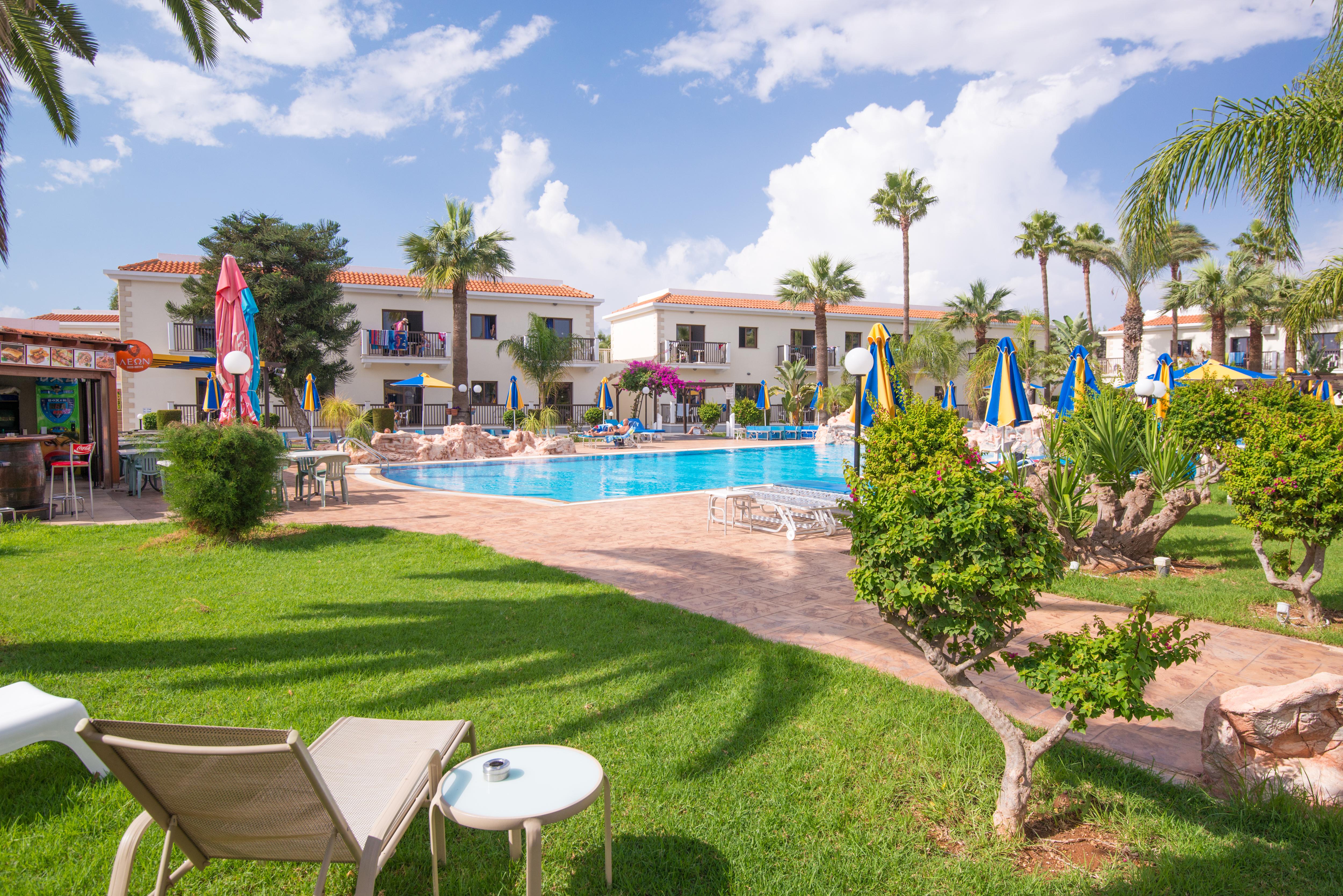 Loutsiana Deluxe Apts Agia Napa Exterior foto
