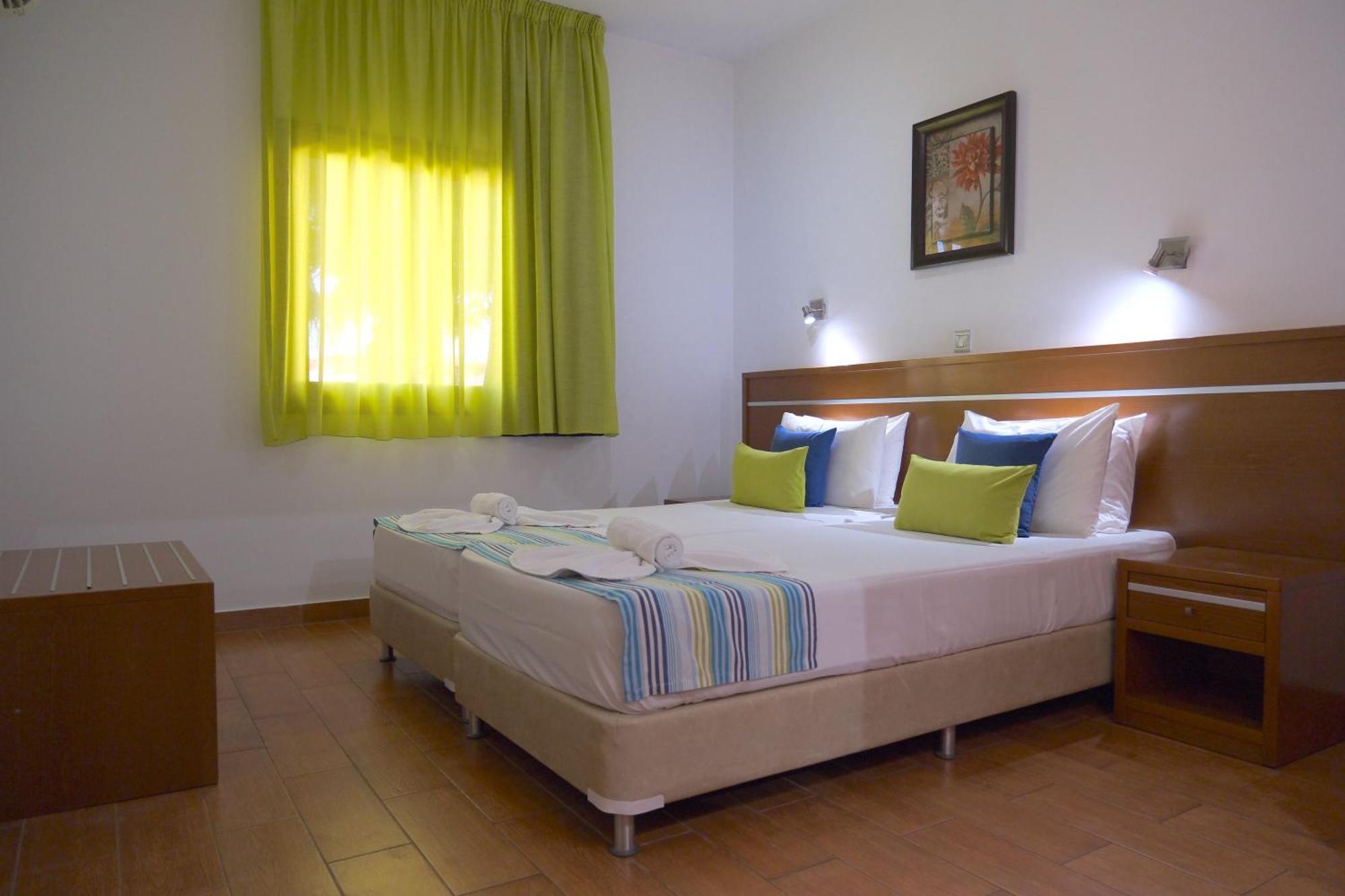 Loutsiana Deluxe Apts Agia Napa Quarto foto