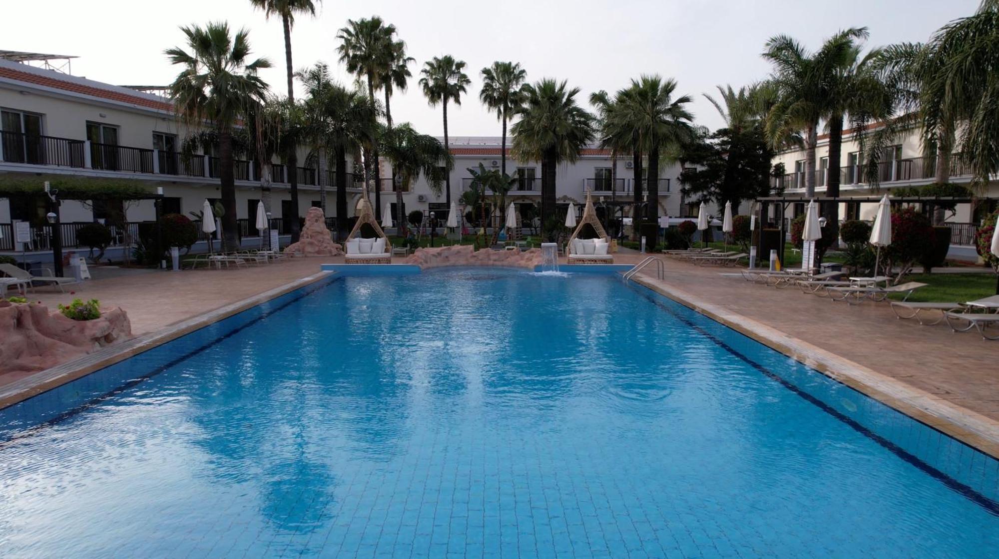 Loutsiana Deluxe Apts Agia Napa Exterior foto