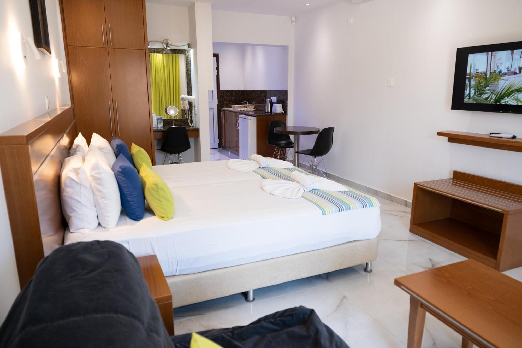 Loutsiana Deluxe Apts Agia Napa Quarto foto