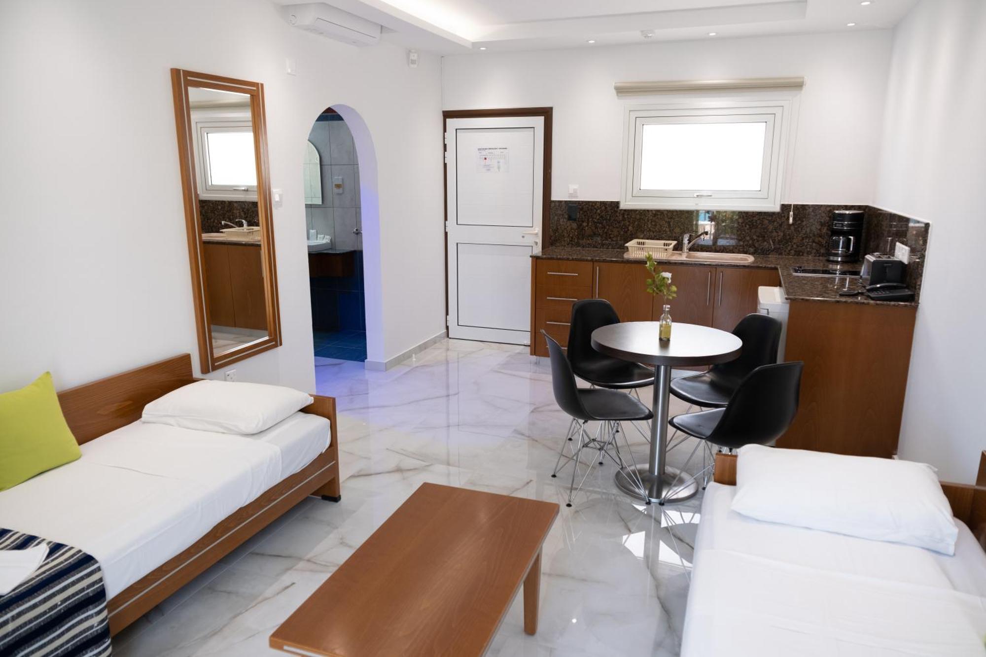 Loutsiana Deluxe Apts Agia Napa Exterior foto
